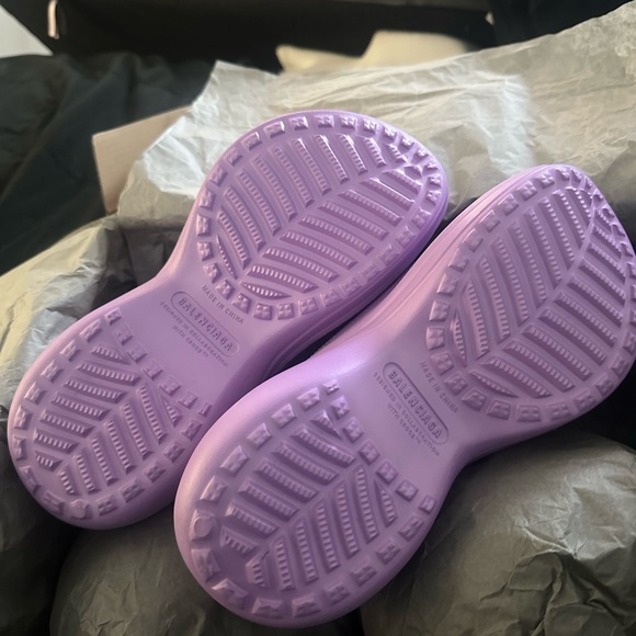 Balenciaga Lavender Pool Slide Crocs - Picture 5 of 8